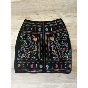 Entro Black Floral Embroidered Skirt size Small